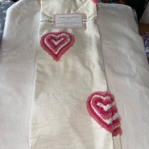 🎀❤️NEW Cupcakes & Cashmere Valentine’s Day Heart 50x70 Throw Blanket NWT